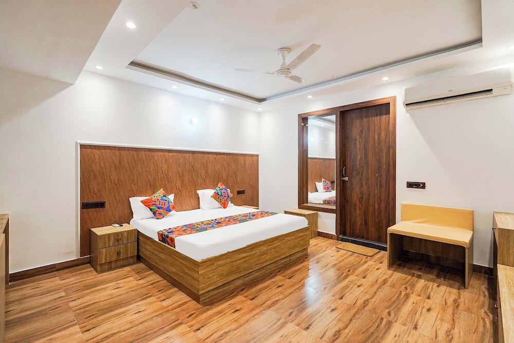 Fabhotel Golden Inn