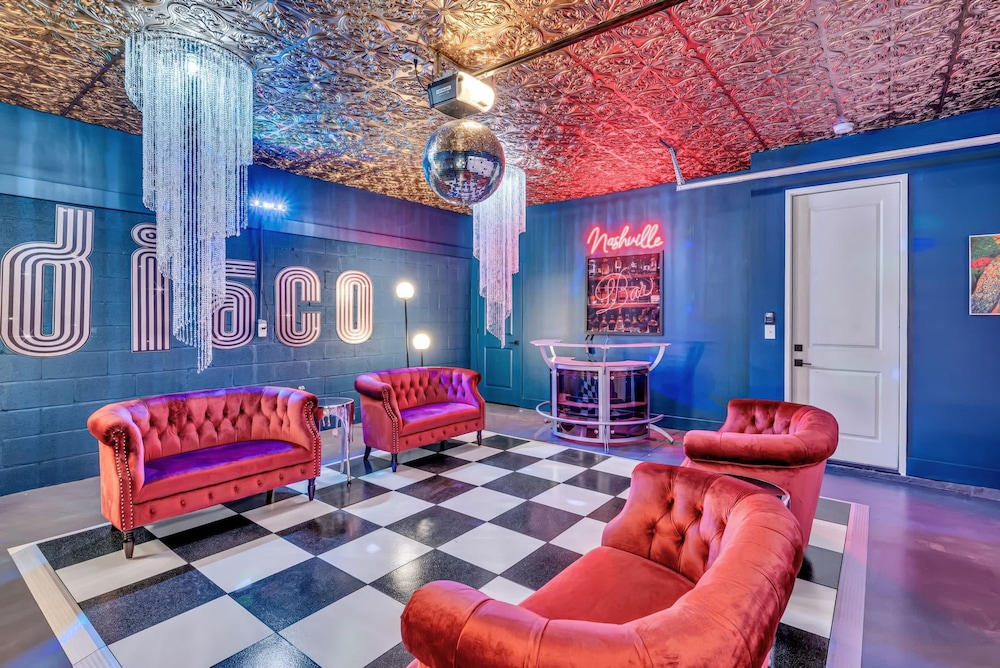 Disco Lounge Double Rooftop Hot Tub Nashville