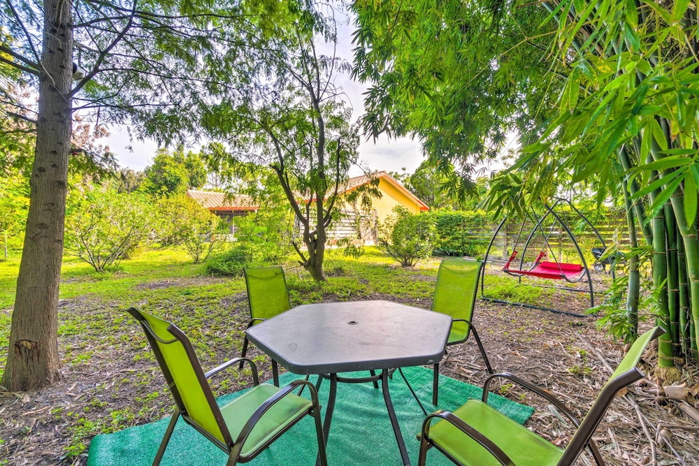 North Port Garden Home: Florida Room, Lanai!