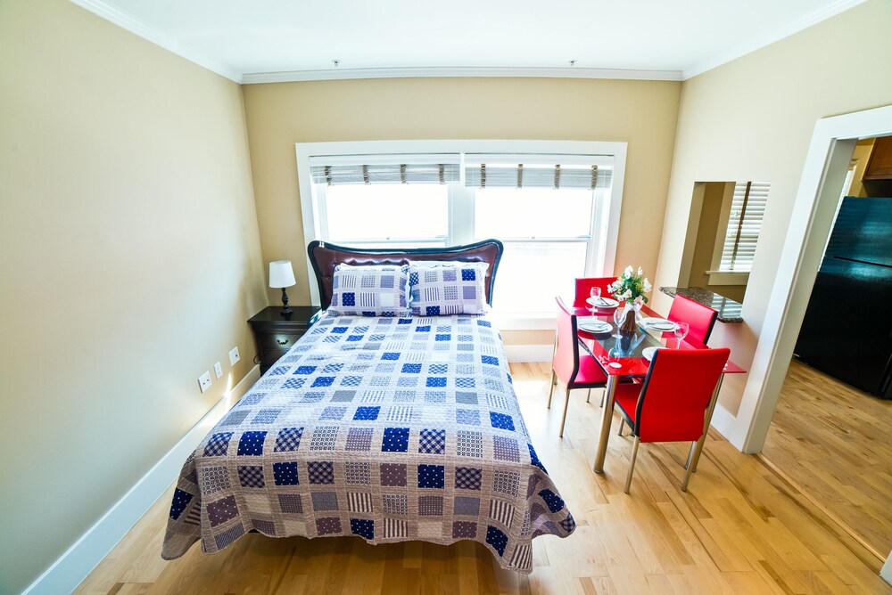 Ray W. Suites