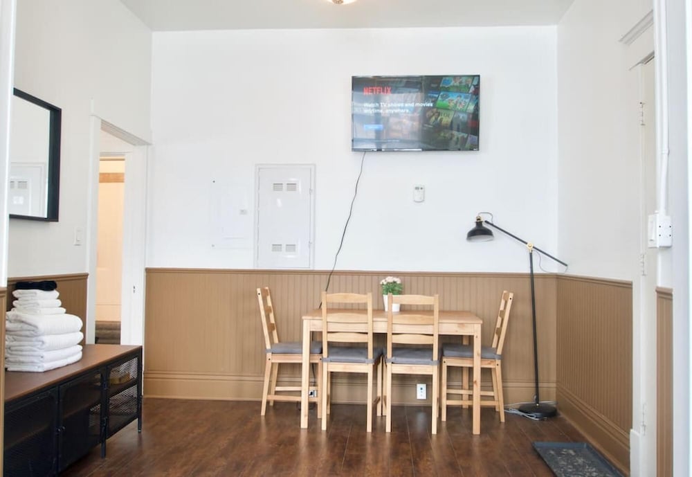 The Best Rental in Moose Jaw Large 2-br Parking Coffee view 5