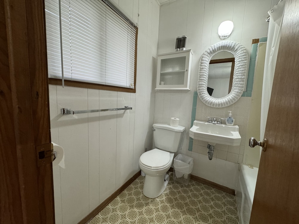 Lake Sparrow Guest House Inc