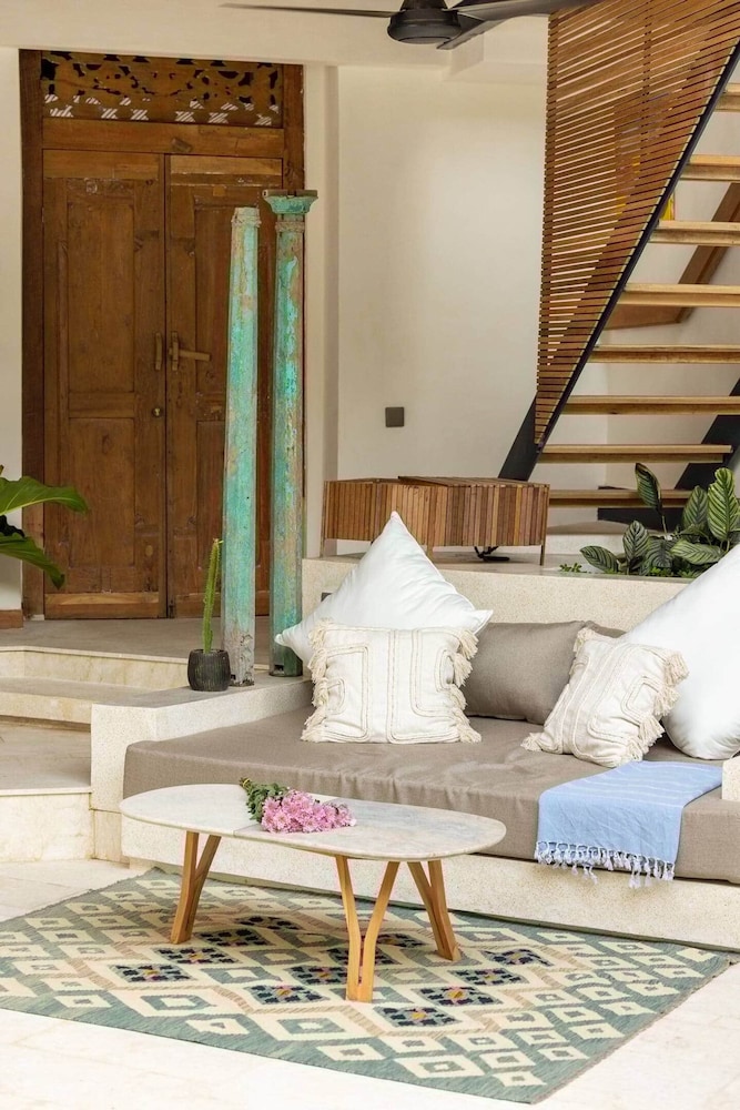BA Villa 9 1 BR Villa 800m to Echo bea Elegant 1-br Villa With Pool 800m to Echo Beach