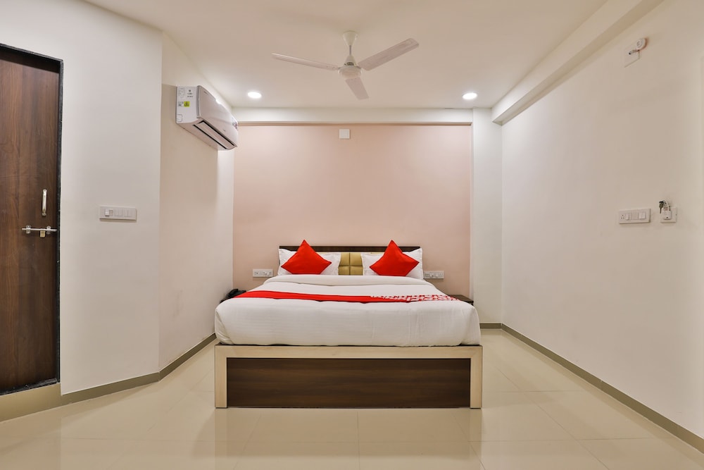 OYO 26578 Hotel Aashray view 5