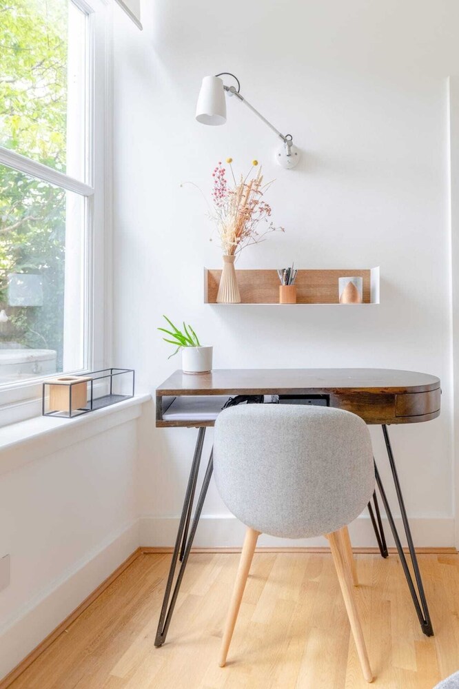 Chic 1BD Maisonette W/hot Tub, King's Cross!