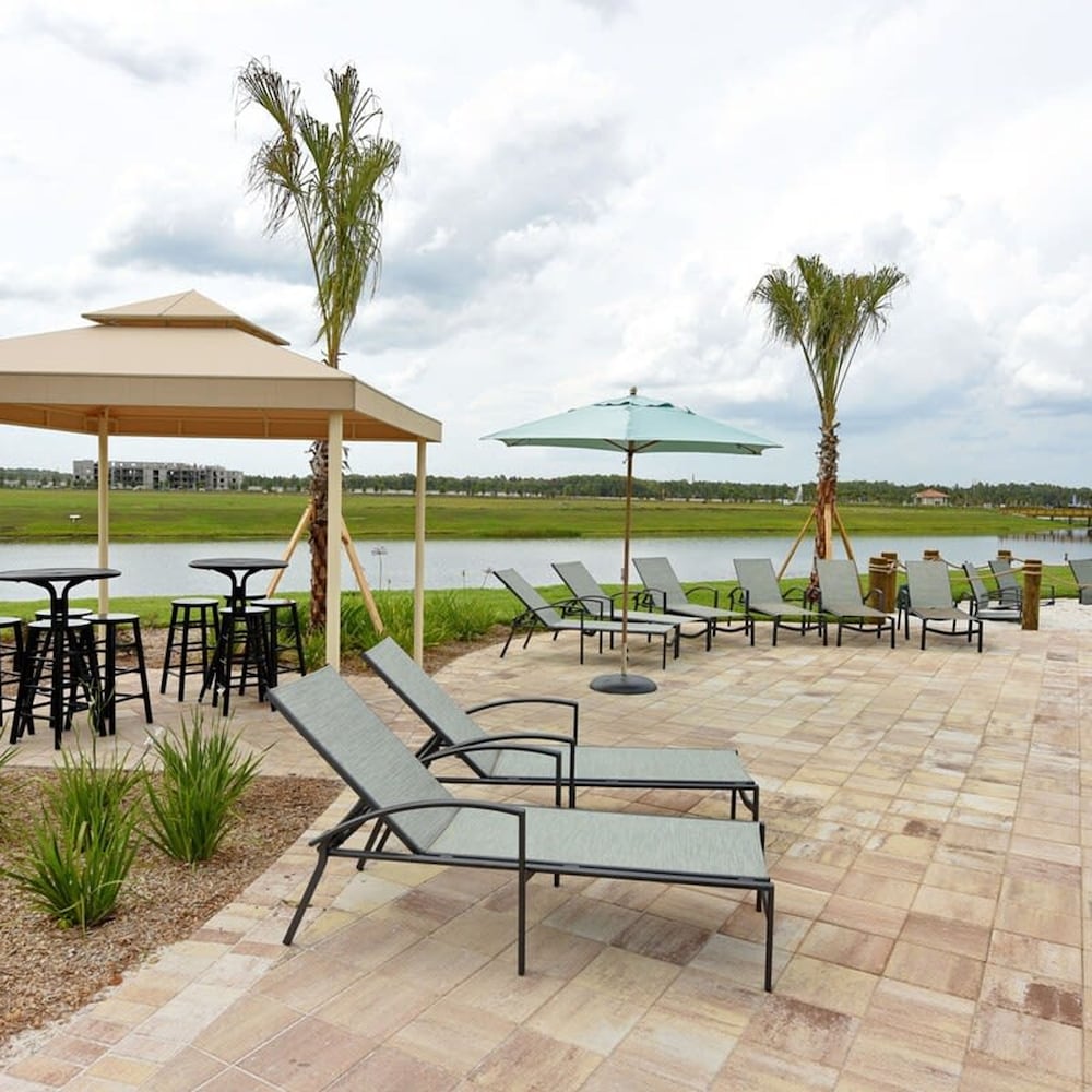 4721 Unit 105 Stunning Apartment 2BD