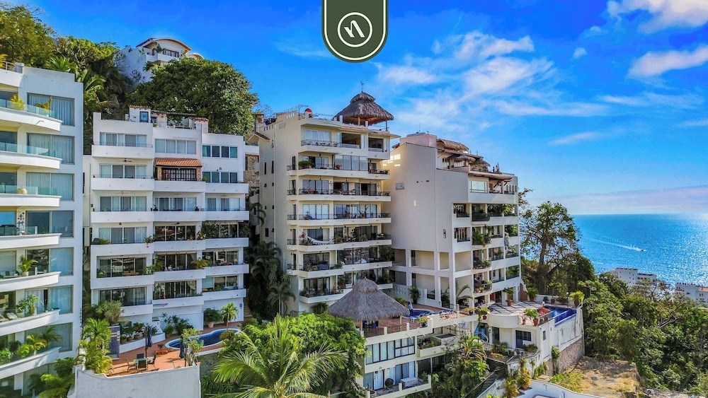 Mexican 2 BR Condo - Private Pool - Romantic Zone