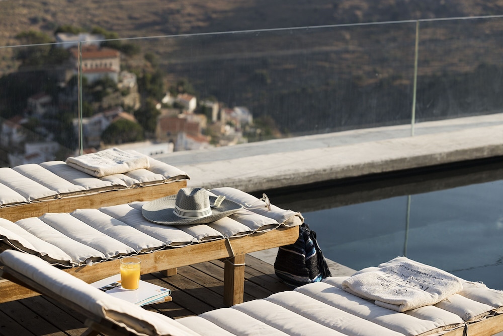 Kea Village Suites & Villas