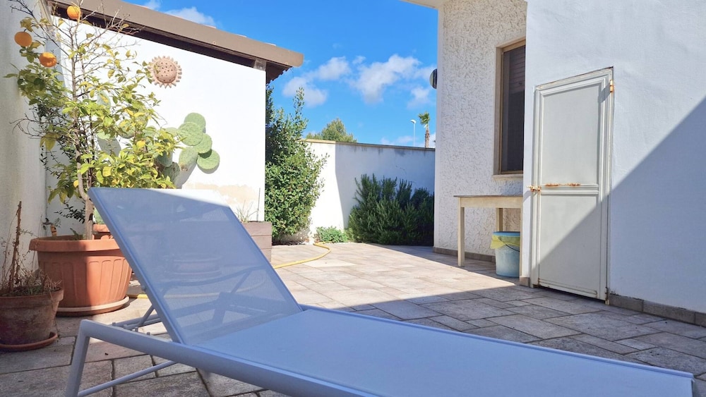 Villa Fede - 3 Bedrooms 2 Bathrooms air Conditioning by the sea