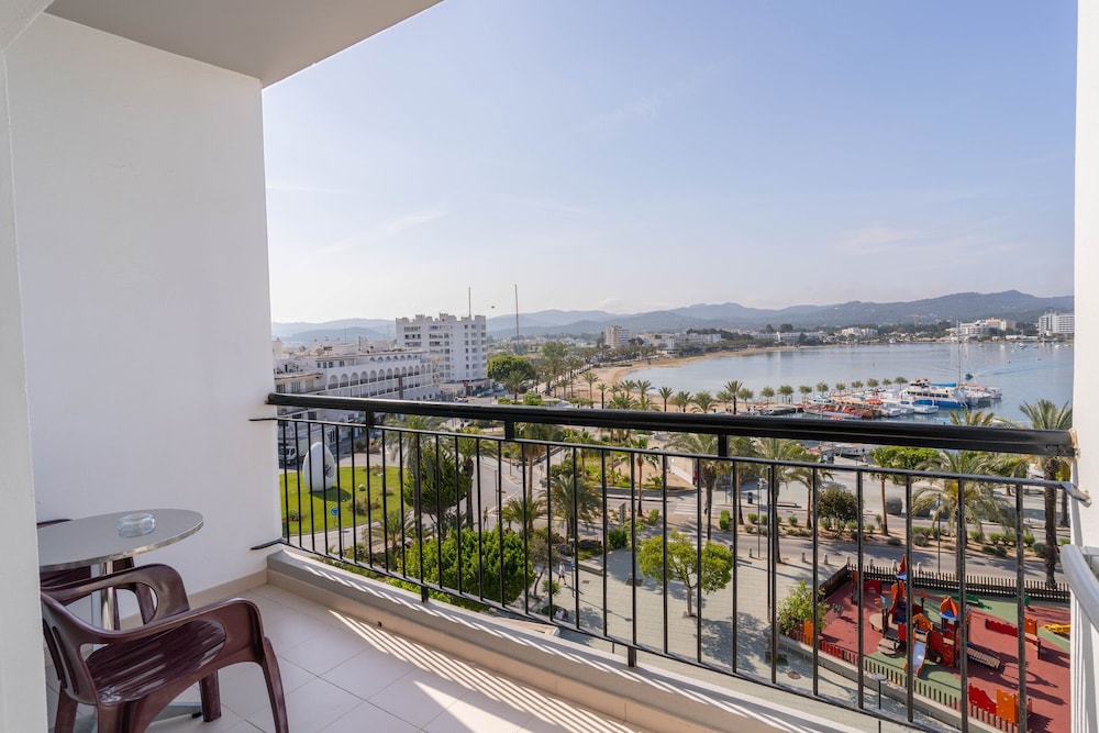 The Red Hotel by Ibiza Feeling - Adults only