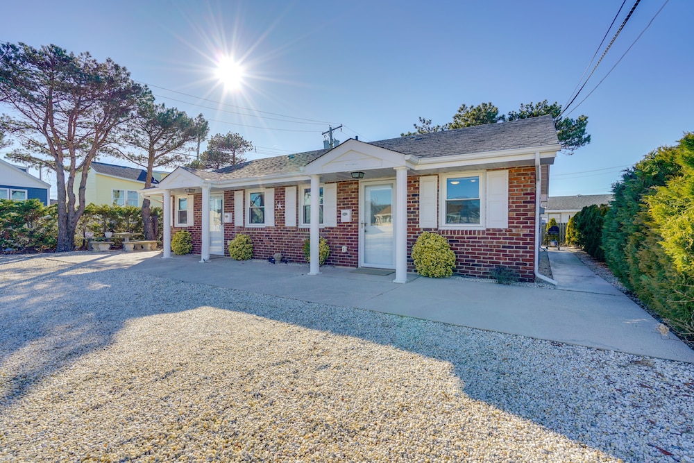 Lavallette Apartment w/ Patio - Walk to the Beach! view 4
