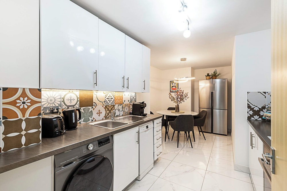 Modern and Minimalist Flat in Vauxhall