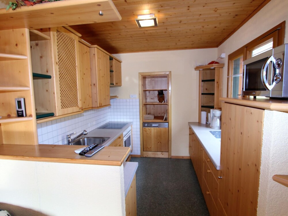 Sunlit Cabin with Hot Tub in Turracherhohe view 5