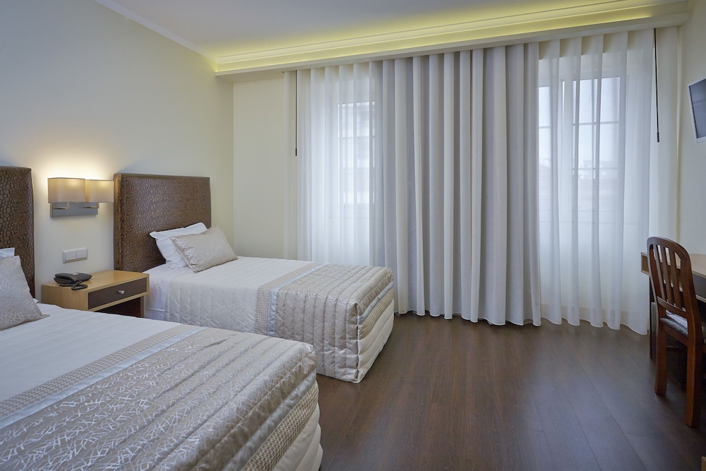Welcome In - Suites & Hostel