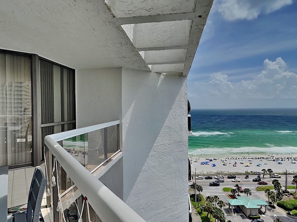 Surfside #1610 by Southern Vacation Rentals