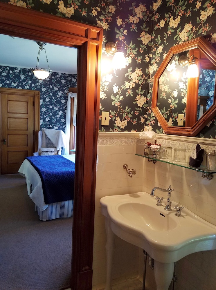 Greenville Inn at Moosehead Lake