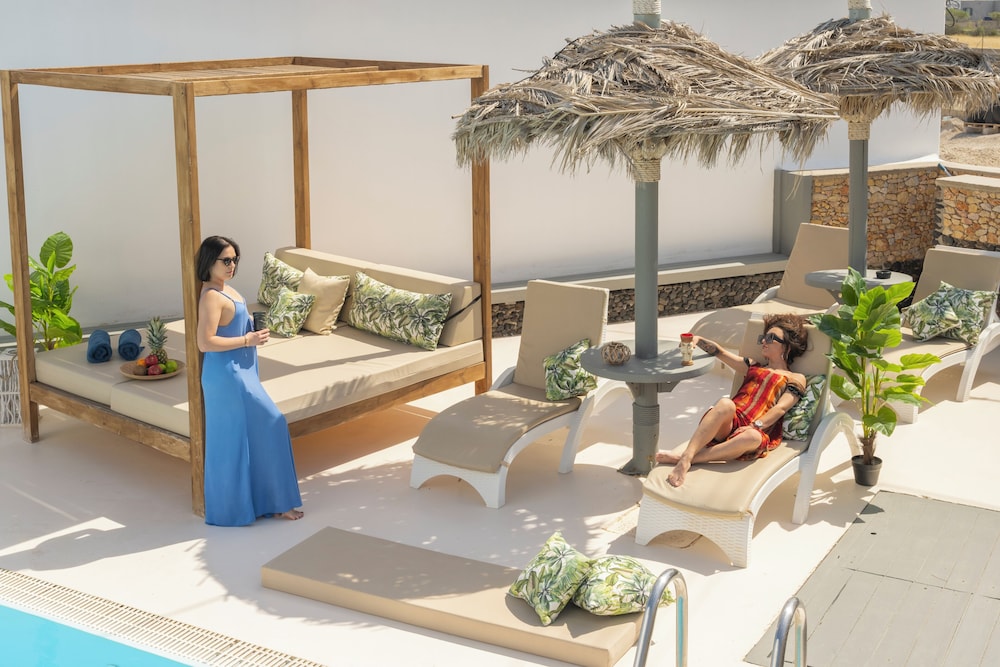 Loukas & Emma Eco Houses