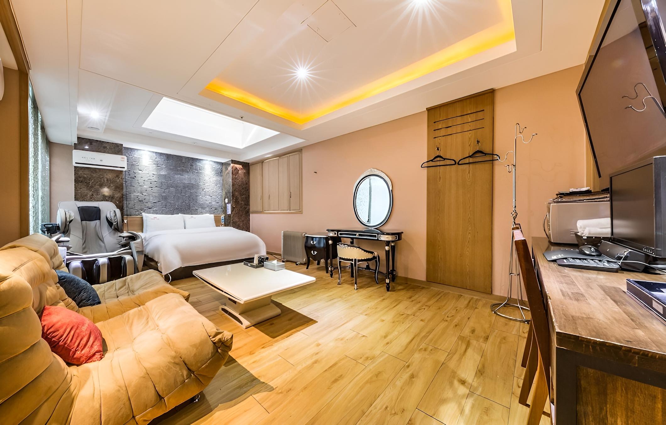 Gildong Argo Hotel