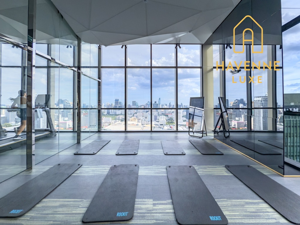 New City Condo in Central Bangkok ·