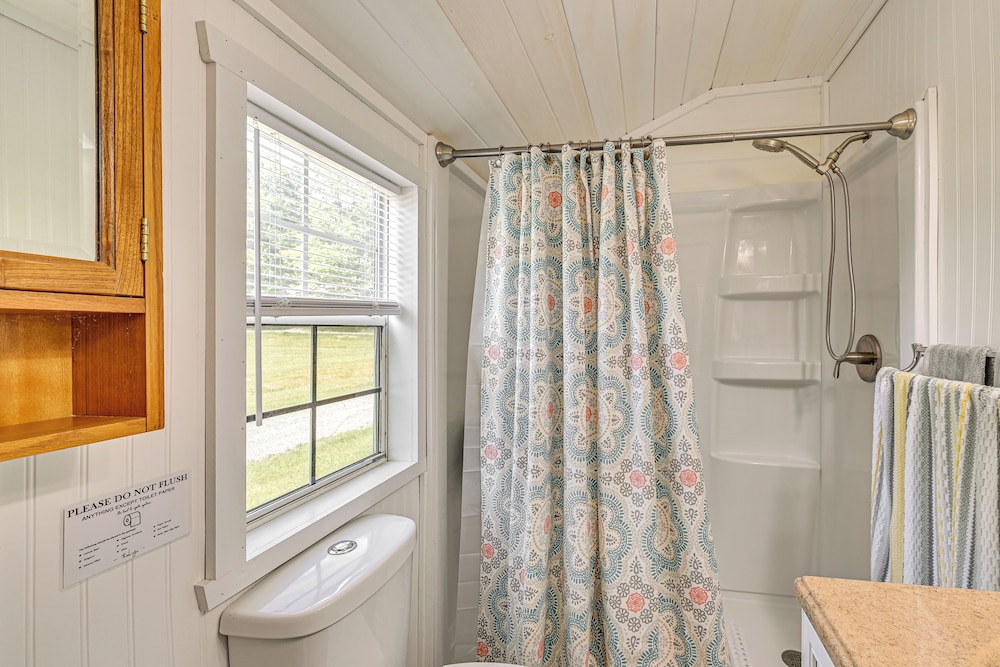 14 Mi to Kentucky Horse Park: Creekside Cabin
