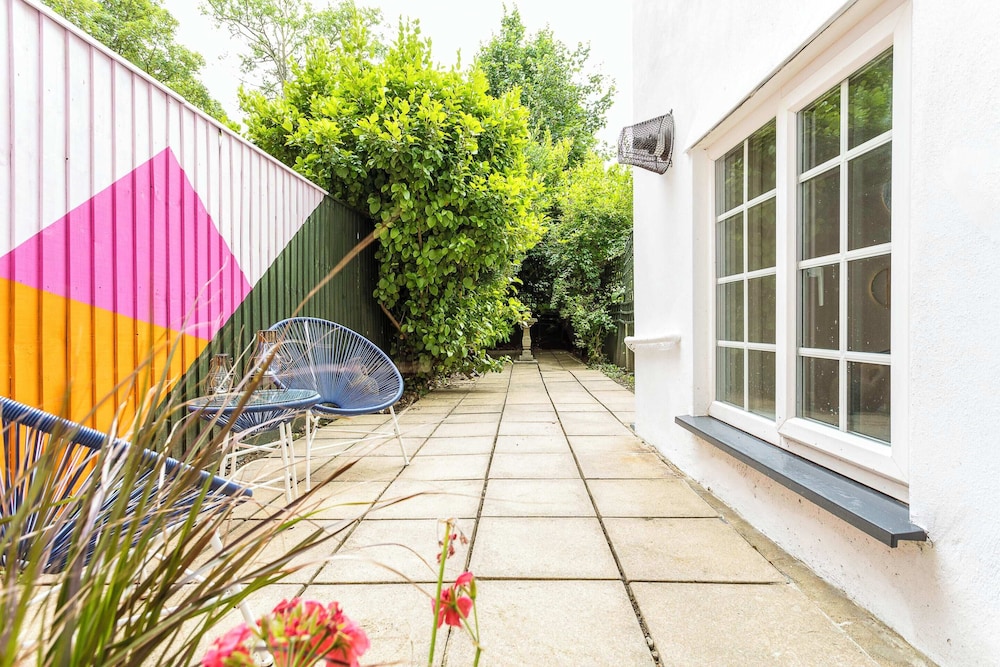 Chiswick Gem: Stylish 1-bed Flat for Modern Living