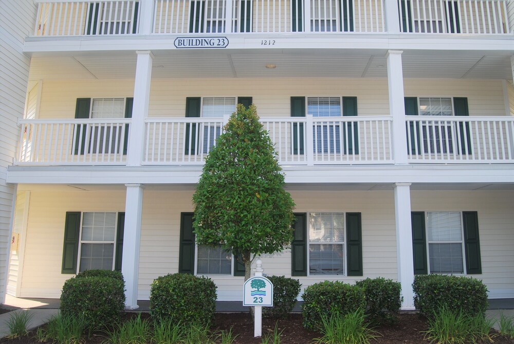 Fairways At Riveroaks 23d 3 Bedroom Condo by RedAwning