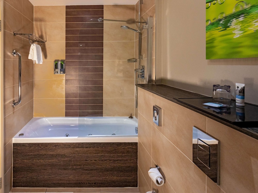 Milton Keynes Vacations - Mercure Milton Keynes - Property Image 3