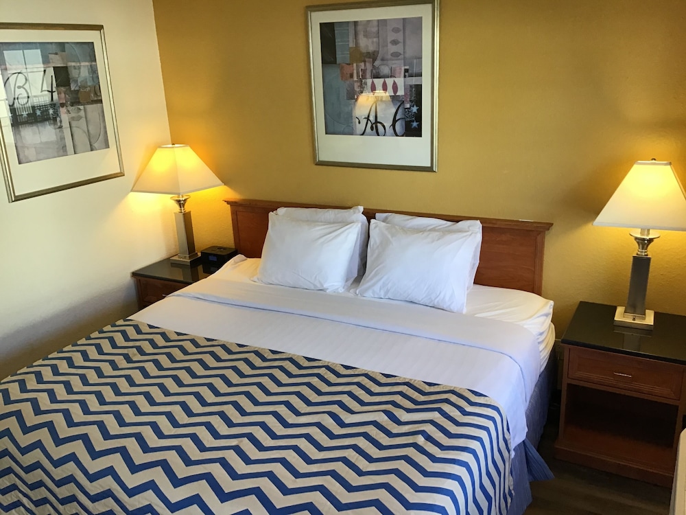 Pendleton Vacations - Travelodge by Wyndham Pendleton OR - Property Image 21