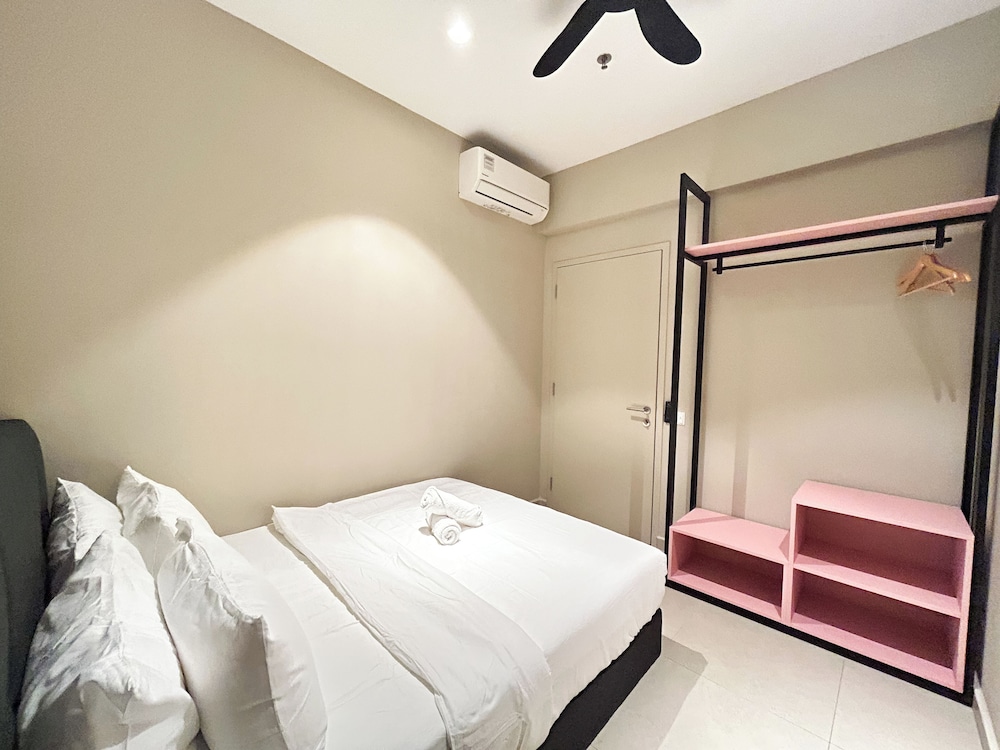 The Paxtonz by Manhattan Group