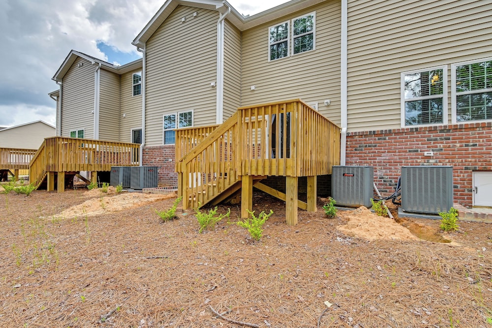 Aberdeen Golf Getaway: Private Deck & Views! view 4