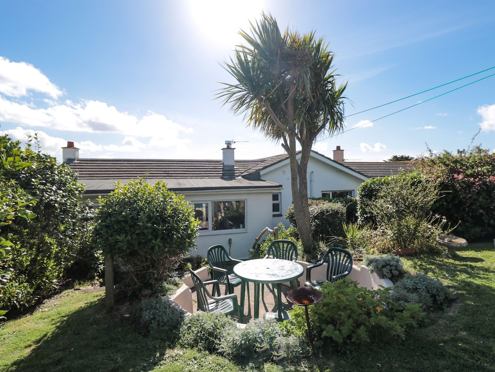 33 Weymouth Park