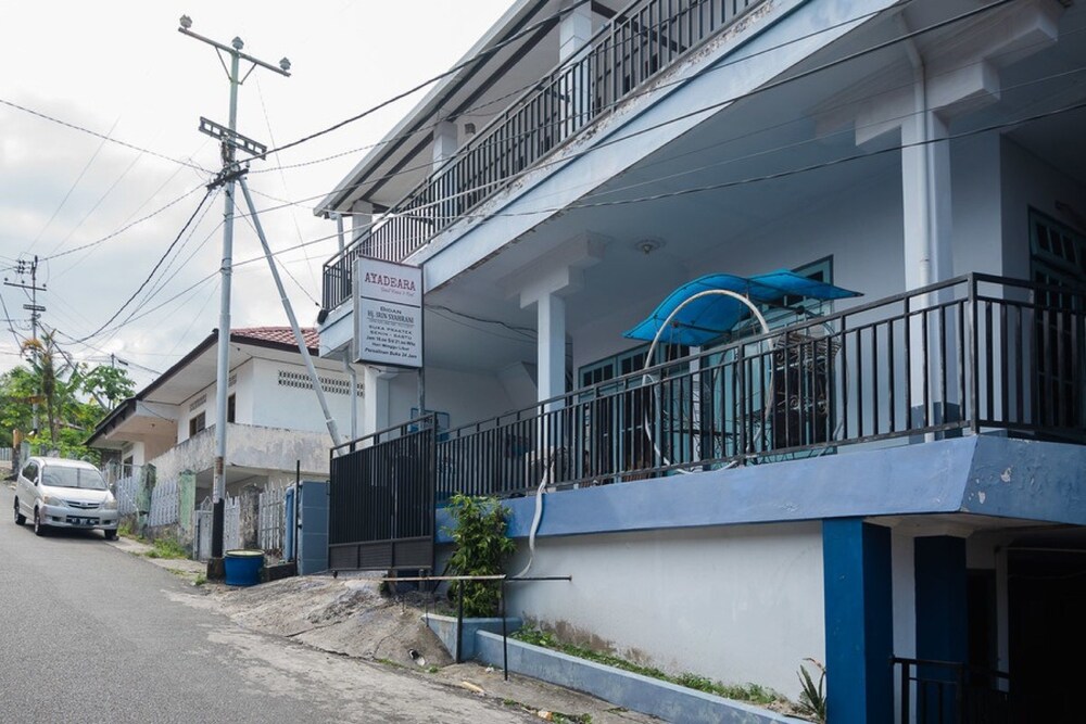 RedDoorz Syariah @ Ahmad Yani Street Balikpapan view 3