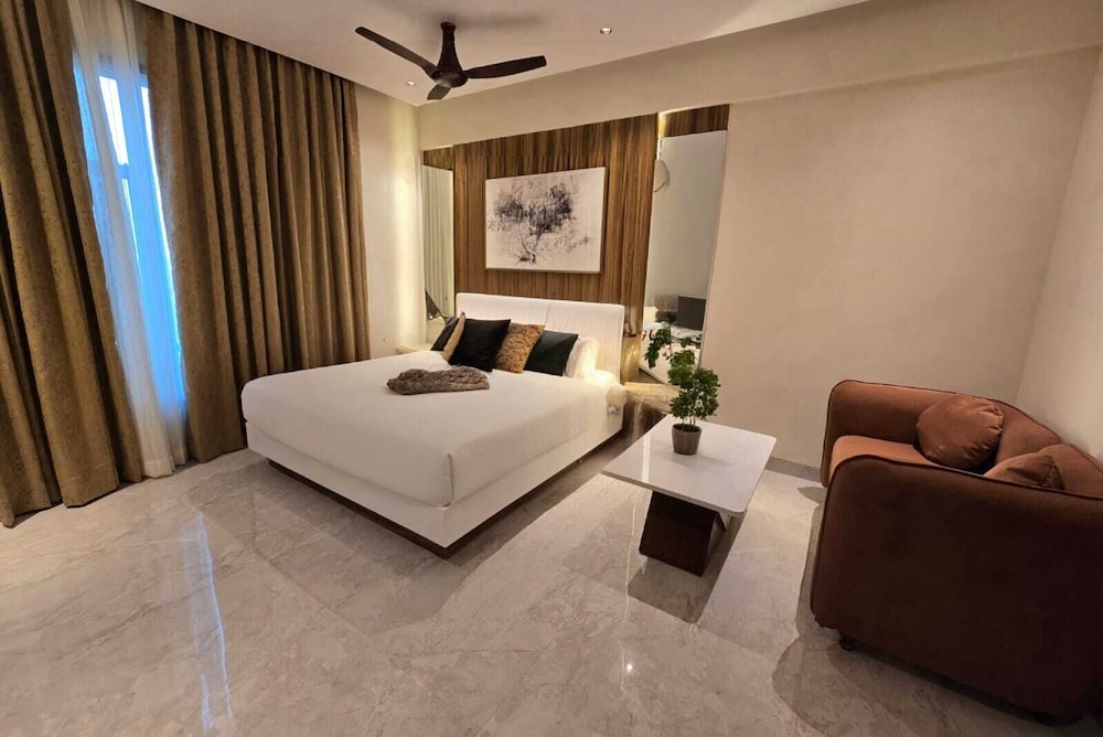 Hotel Mumbai House - Vashi Navi Mumbai
