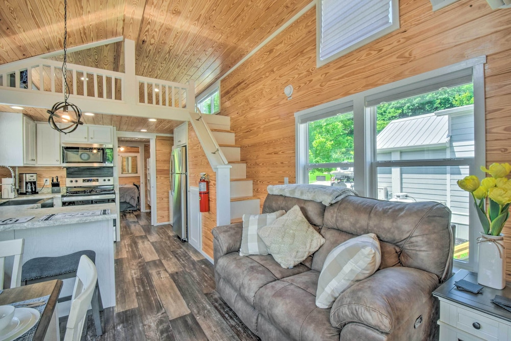 Lakeside Tiny Home Retreat w/ Pool & Hot Tub