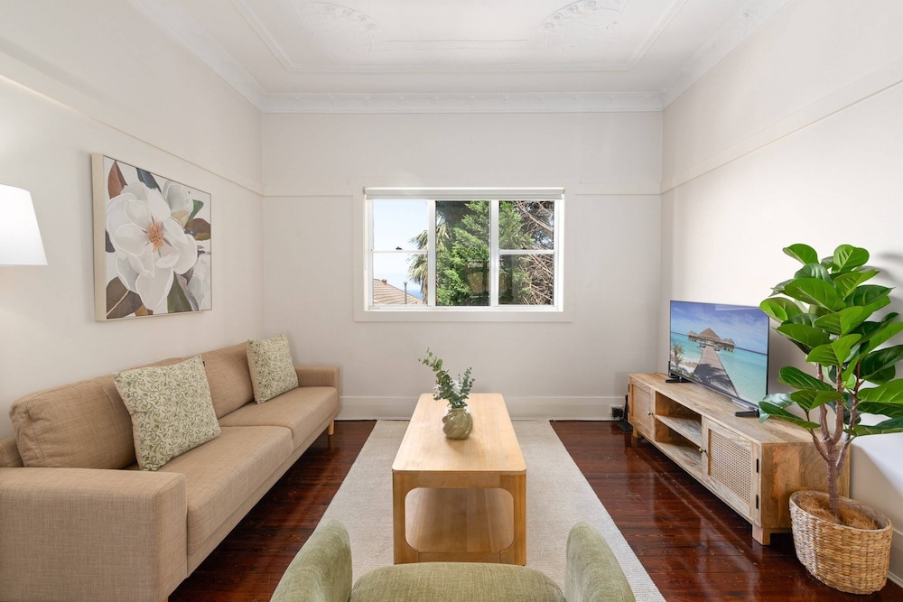 Bright 2-bed Apartment in Coogee