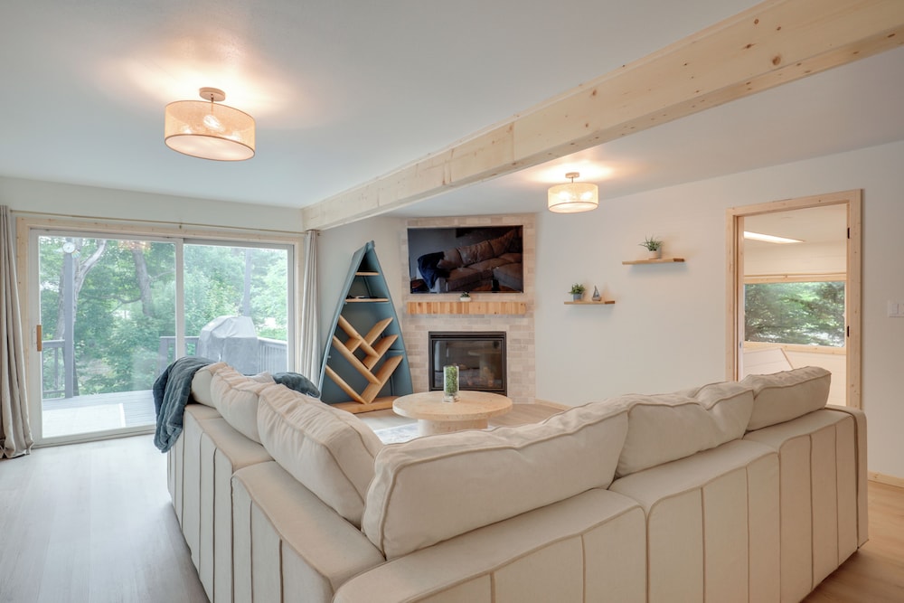 Snowmobile Trail On-site: Cozy Post Lake Retreat