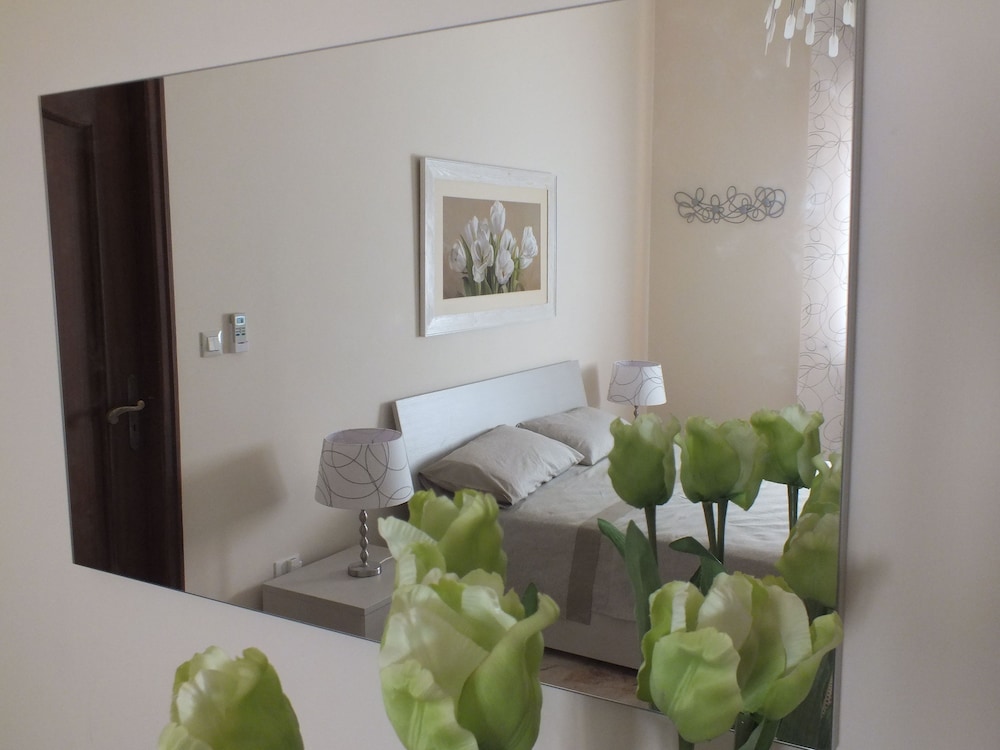 Villa Lazzari B&B Tra i due Mari view 2