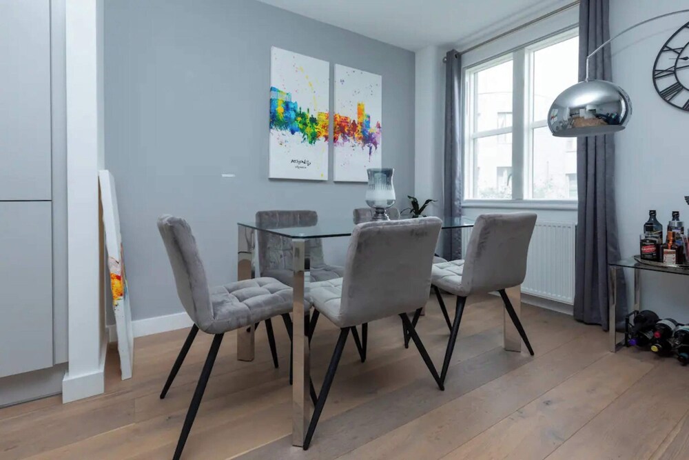 Sleek & Modern 1BD Flat - Angel