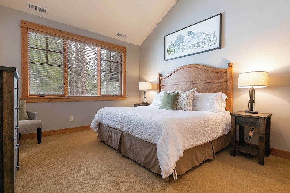 Lake Tahoe Vacations - The Cottages at Old Greenwood - Property Image 4