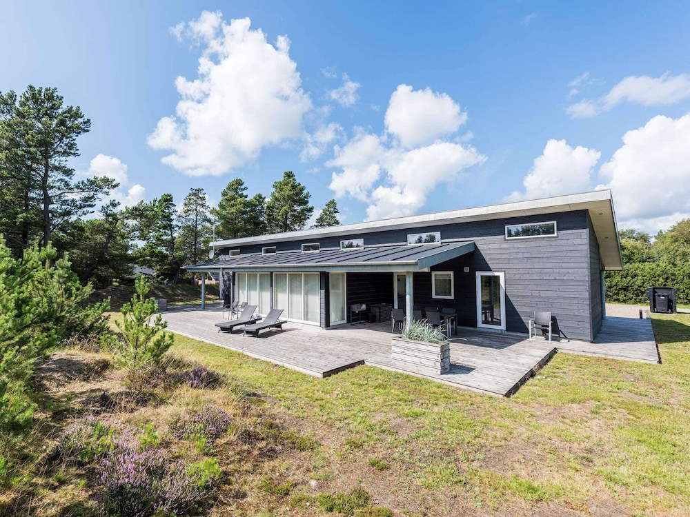 8 Person Holiday Home in Blavand