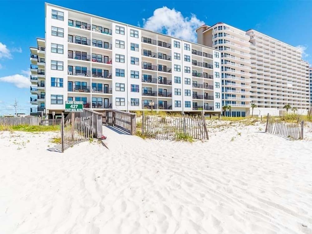 Island Sunrise #166 by Southern Vacation Rentals
