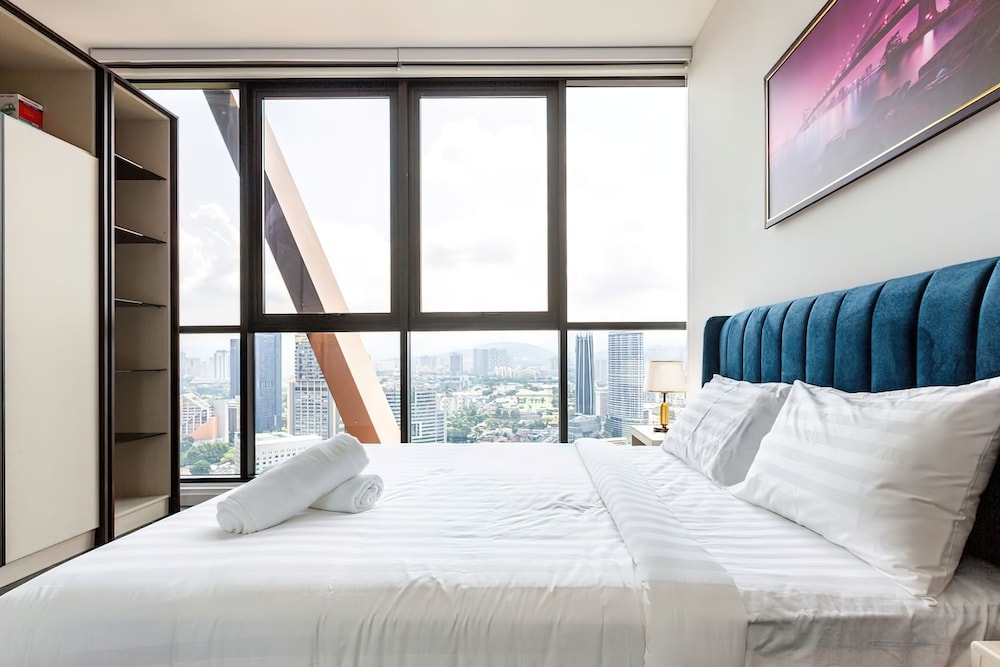Scarletz Suites KLCC by Emily in Town