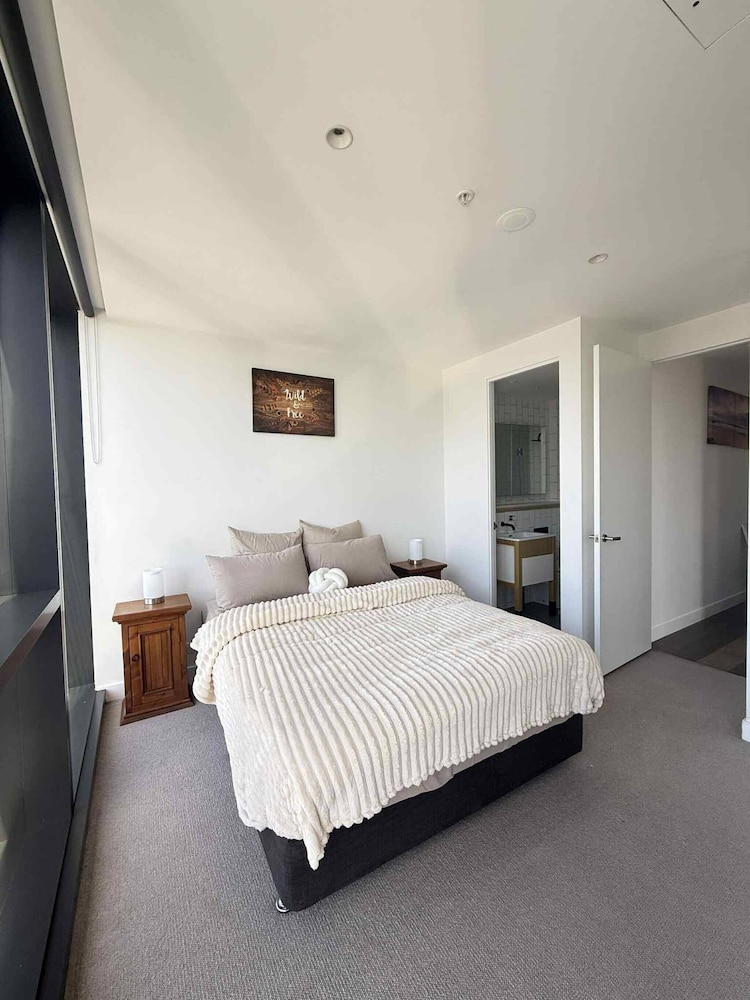 Cosy 2 Bedroom Apartment With Pool, gym and Sauna