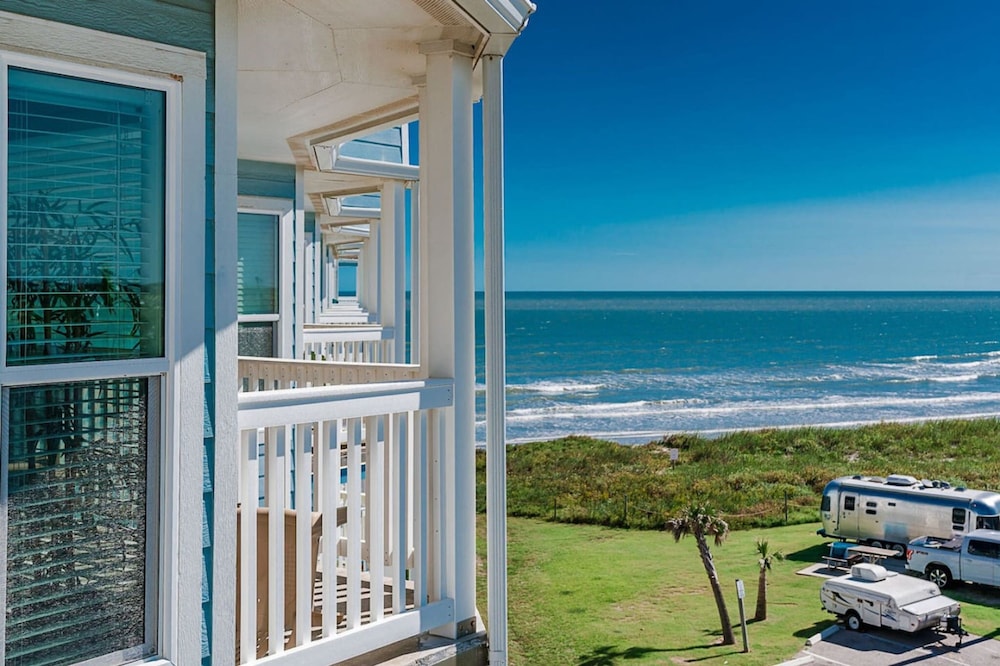 Great Views Heated Pools Hot Tubs Easy Beach Access
