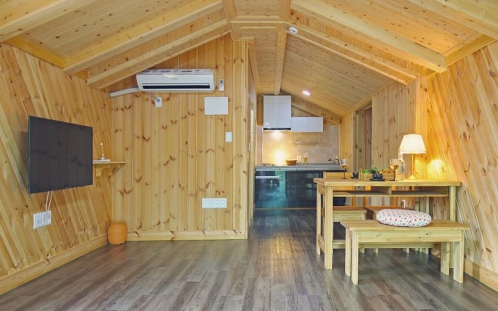 Gyeongju Gaewoolga Poolvilla view 2