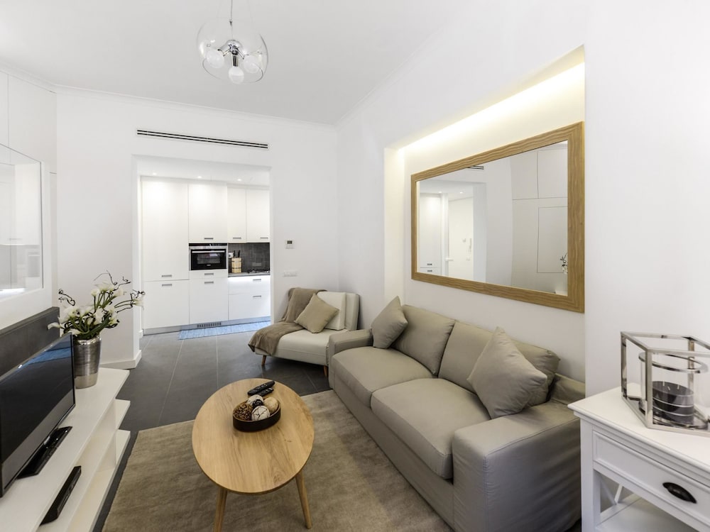 Popolo Apartment