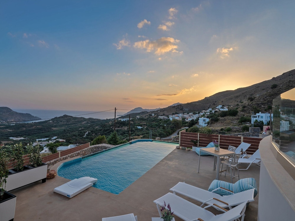 Villa in Mariou With Pool Near Plakias Beach