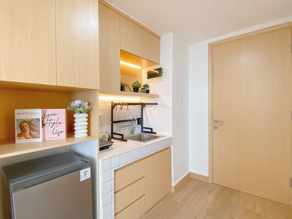 Restful And Tidy Studio At Pollux Chadstone Apartment