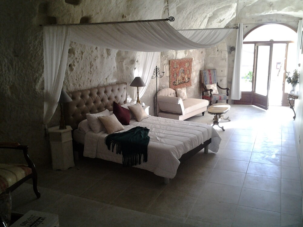 Manoir des Roches 41 view 5