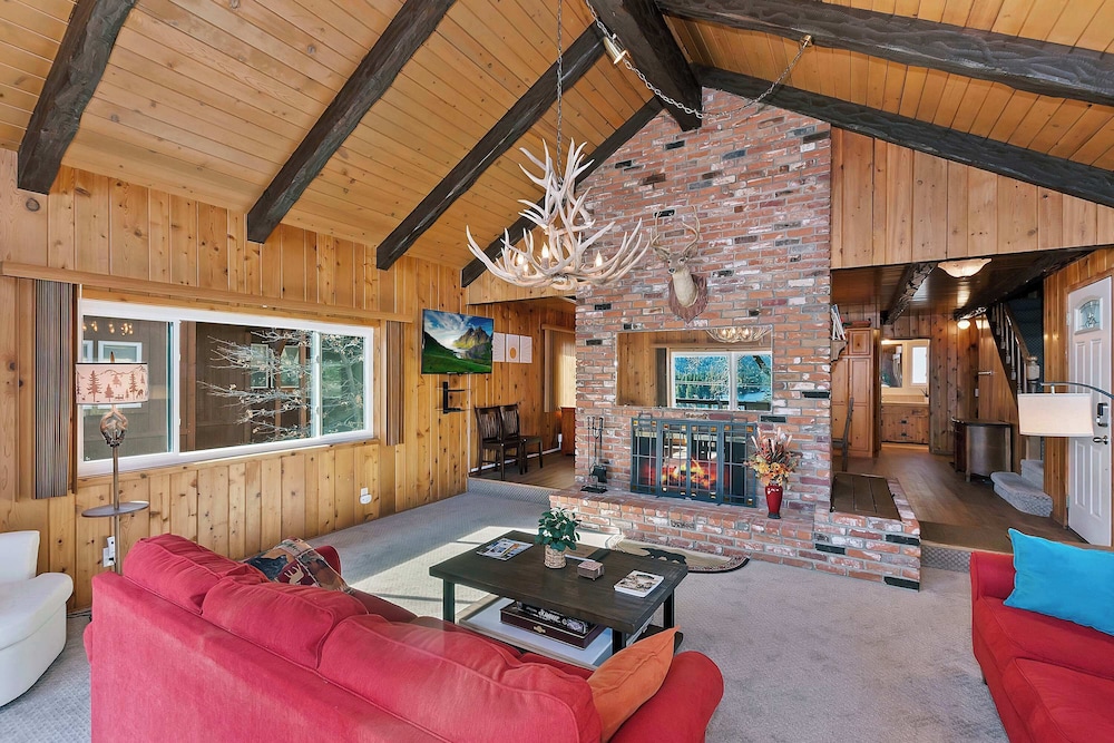 Acorn Acres Lake Views for 8
